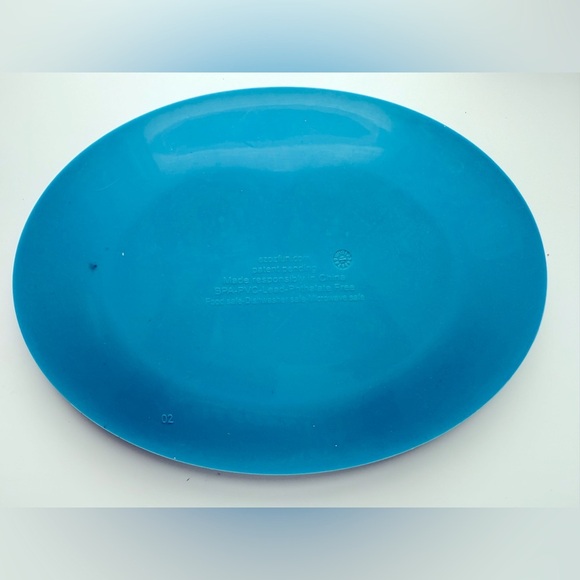 EZPZ Silicone Suction Placemat and Plate Combination for infants & Toddlers - Picture 4 of 6